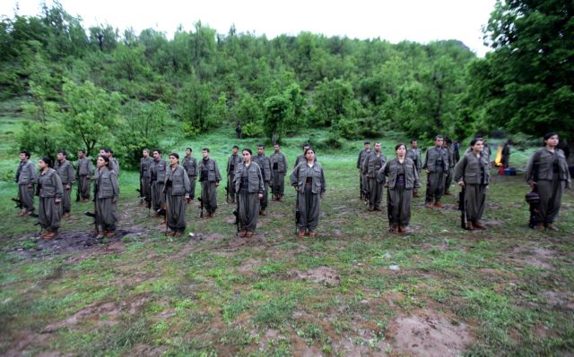 Σφήνα το κουρδικό στην εξέγερση κατά του Ερντογάν